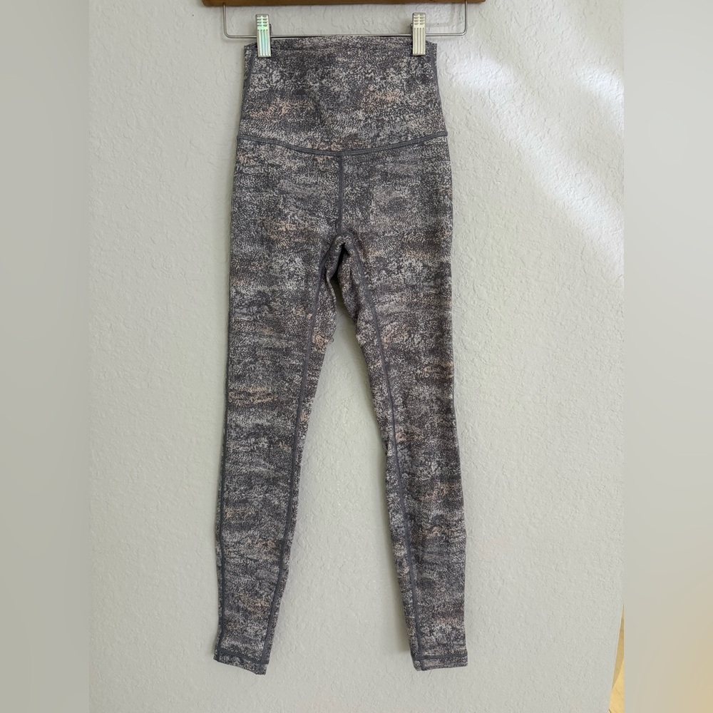 Lululemon Leggings Women’s Gray Size 2 Patterned Yoga Knit Athletic high waisted
